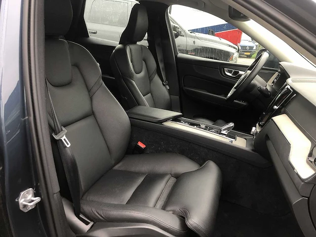 Volvo xc60 2.0 recharge t6 awd inscription | 00-23-19 - afbeelding 22 van  31