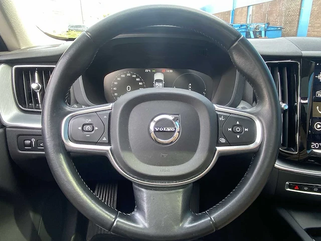 Volvo xc60 2.0 t8 te awd inscription | l-603-np - afbeelding 9 van  32