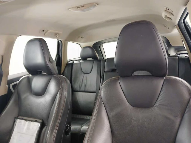 Volvo xc60 2.4 d5 awd summum , ; 31-kbb-1 - afbeelding 8 van  23