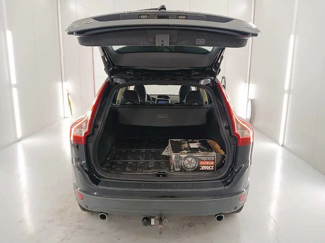 Volvo xc60 2.4 d5 awd summum , ; 31-kbb-1 - afbeelding 10 van  23