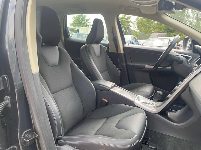 Volvo xc60 2.4 d5 awd summum | 48-tpt-1 - afbeelding 26 van  36