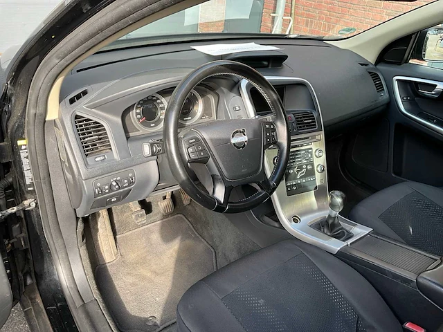Volvo xc60 2.4 momentum - personenauto - afbeelding 11 van  13