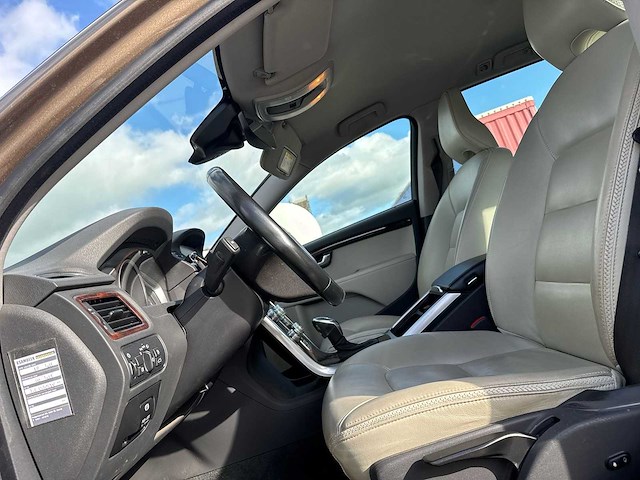 Volvo xc70 2.0 d4 fwd nordic+ 2014 | 6-xjr-85 - afbeelding 2 van  24