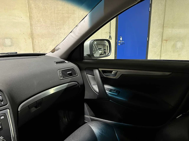 Volvo xc70 2.5 t momentum 209pk 2006, 84-tk-vn - afbeelding 24 van  41