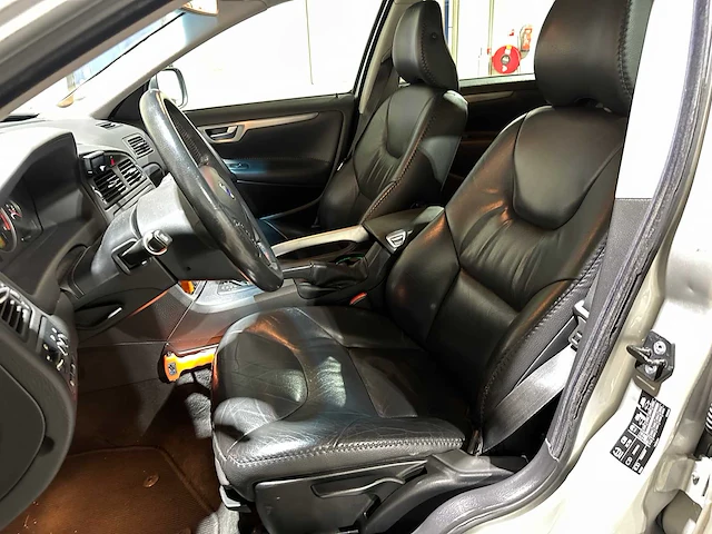 Volvo xc70 2.5 t momentum 209pk 2006, 84-tk-vn - afbeelding 26 van  41