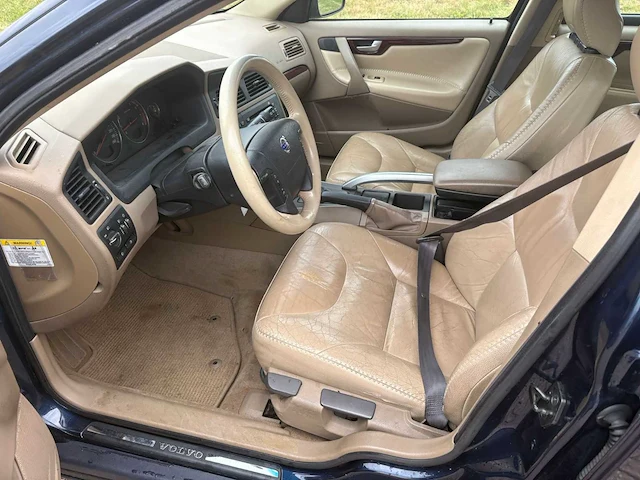 Volvo xc70 2.5 t momentum automaat, k-018-zp - afbeelding 2 van  22