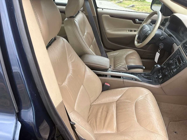 Volvo xc70 2.5 t momentum automaat, k-018-zp - afbeelding 3 van  22
