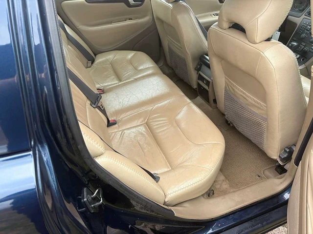 Volvo xc70 2.5 t momentum automaat, k-018-zp - afbeelding 4 van  22