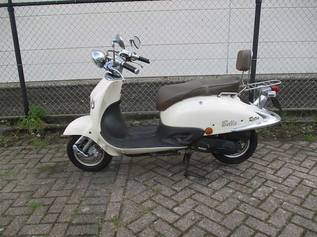 Vom - snorscooter - bella retro - scooter - afbeelding 1 van  11
