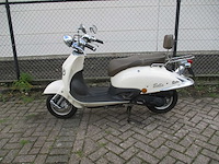 Vom - snorscooter - bella retro - scooter - afbeelding 1 van  11