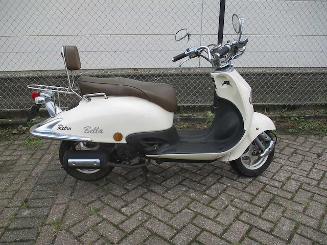Vom - snorscooter - bella retro - scooter - afbeelding 8 van  11