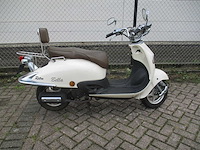 Vom - snorscooter - bella retro - scooter - afbeelding 8 van  11