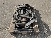 Voorlader aanbouw bevestiging - afbeelding 2 van  7