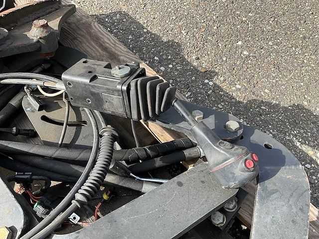 Voorlader aanbouw bevestiging - afbeelding 6 van  7