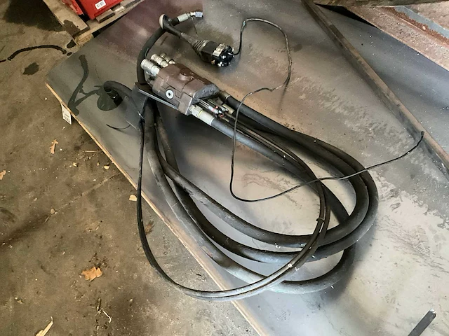 Voorlader hydraulische stuurventiel met joystick - voorladers en accessoires - afbeelding 5 van  11