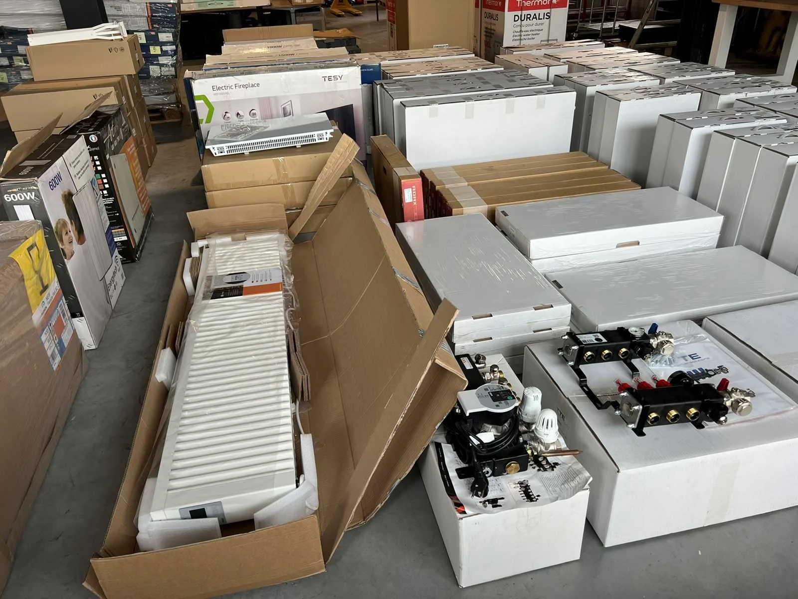 Voorraad elektrische radiatoren en infraroodpanelen afkomstig uit faillissement
