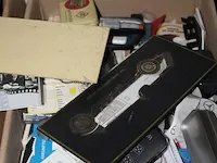 Voorraad mercedes benz miniaturen en gadgets w.o. mokken, keycords, jojo's, aanstekers, pennen, poppen etc.... - afbeelding 6 van  17