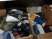 Voorraad mercedes benz miniaturen en gadgets w.o. mokken, keycords, jojo's, aanstekers, pennen, poppen etc.... - afbeelding 11 van  17