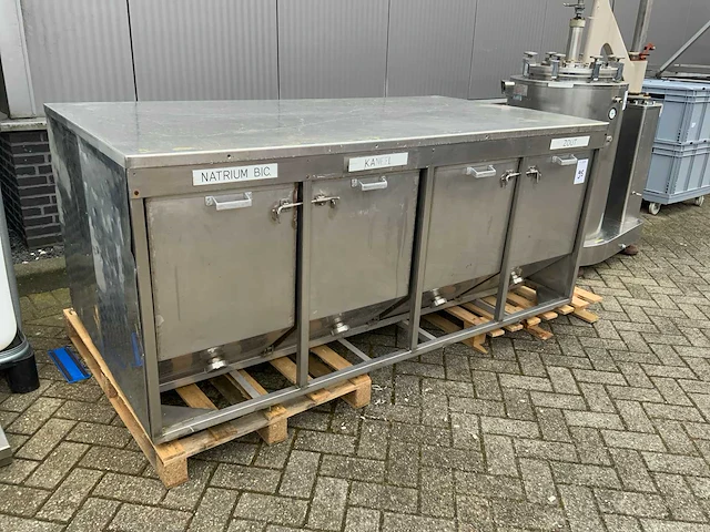 Voorraad opslag/verdeelstation - afbeelding 1 van  7