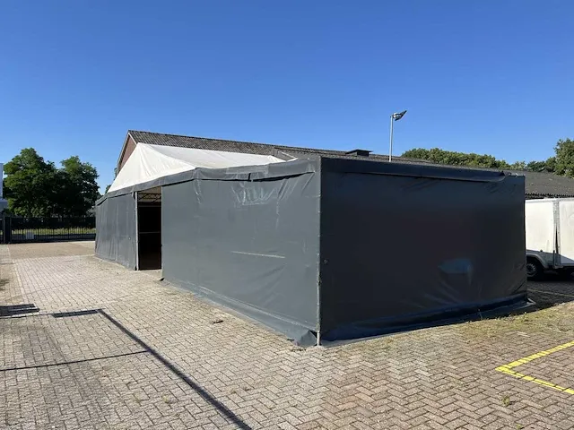 Voortent / overkapping - afbeelding 12 van  21