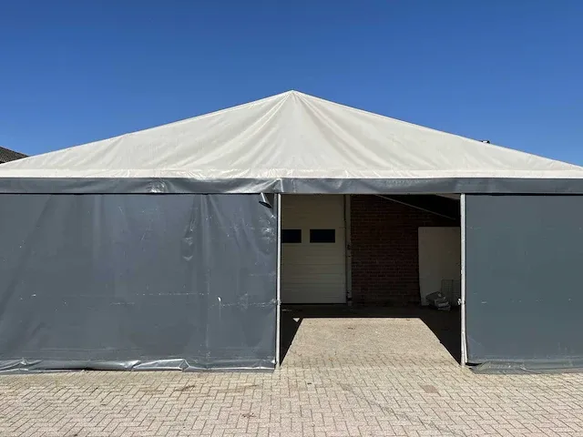 Voortent / overkapping - afbeelding 17 van  21