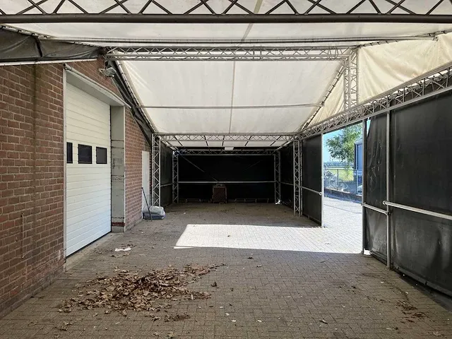 Voortent / overkapping - afbeelding 19 van  21