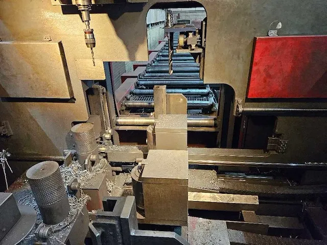 Voortman - v630 - cnc boorstraat - 2006 - afbeelding 12 van  16