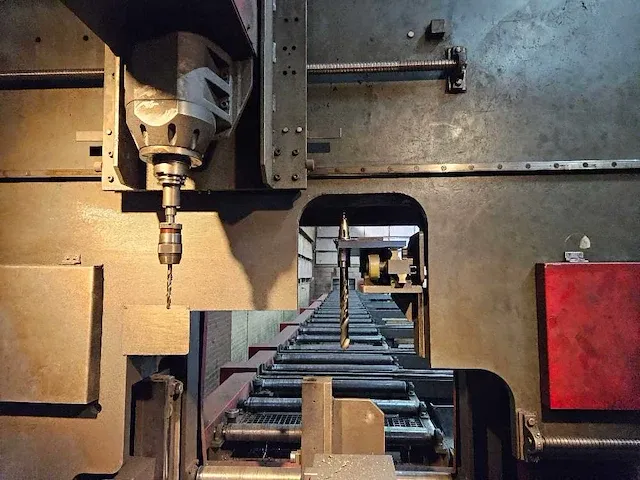 Voortman - v630 - cnc boorstraat - 2006 - afbeelding 16 van  16