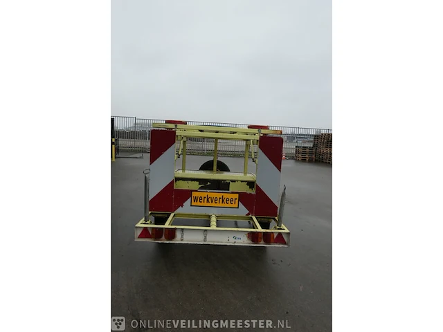 Voorwaarschuwingswagen met borden boek, geel - afbeelding 6 van  15