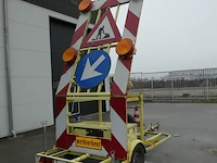 Voorwaarschuwingswagen met borden boek, geel - afbeelding 1 van  15