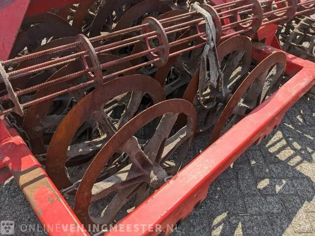 Vorenpakker met kruimelrol - afbeelding 4 van  8