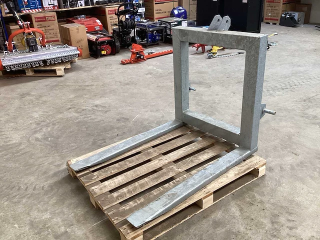 Vorkenbord voor achter de tractor - afbeelding 1 van  5