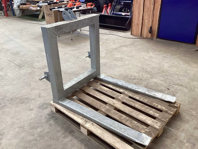 Vorkenbord voor achter de tractor - afbeelding 2 van  5