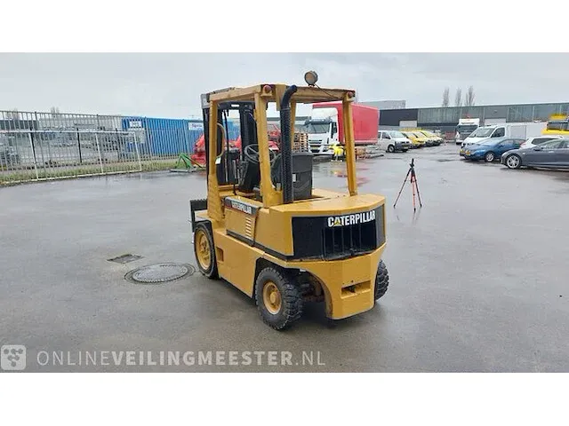Vorkheftruck caterpillar - afbeelding 29 van  32