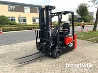 Vorkheftruck - afbeelding 1 van  19