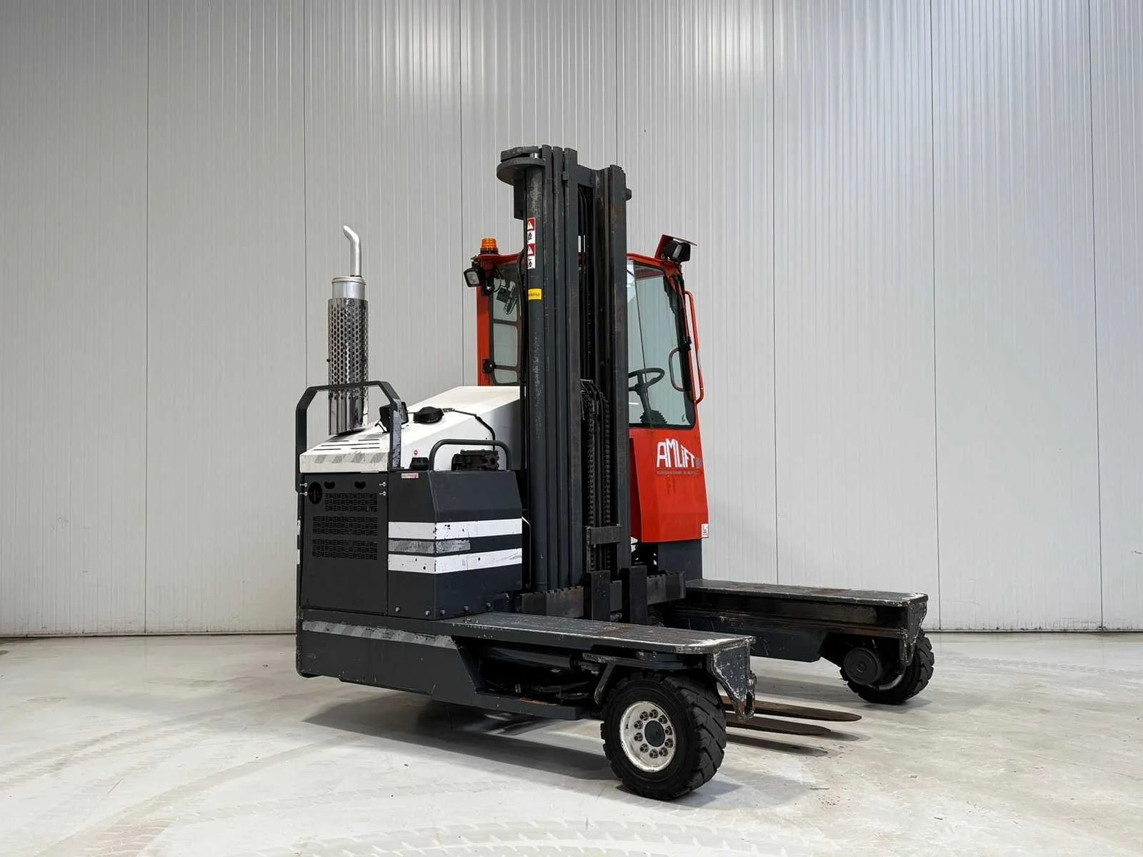 Vorkheftrucks, bedrijfswagen, boten, gereedschappen en machines