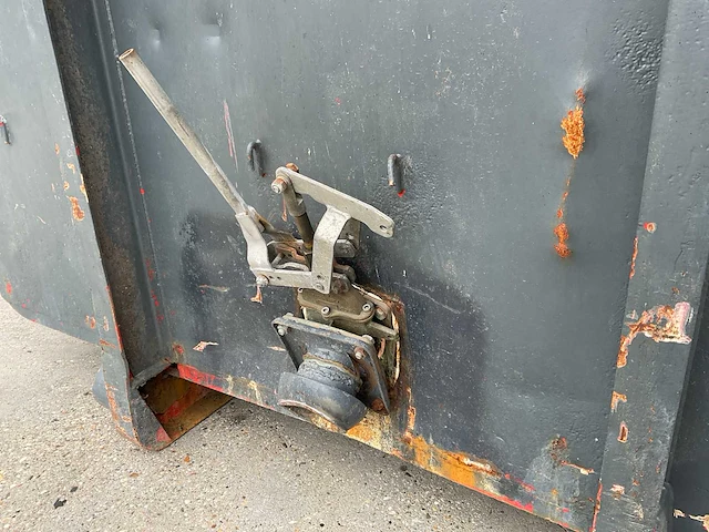 Vossebelt afzet afvalcontainer 33m3 - afbeelding 3 van  16