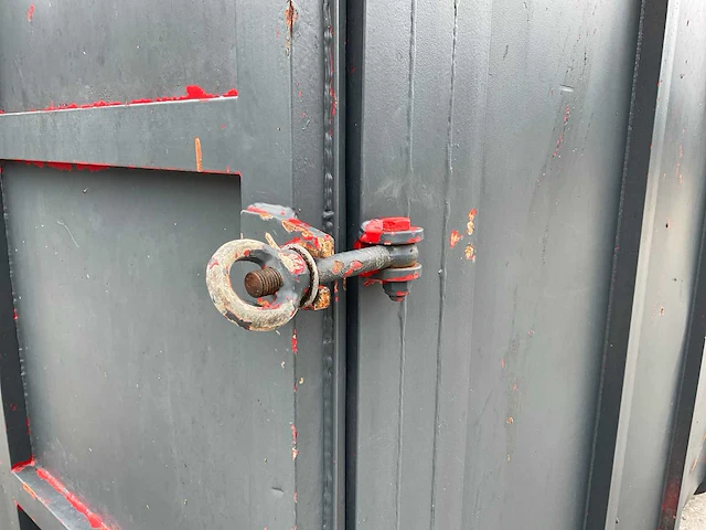 Vossebelt afzet afvalcontainer 33m3 - afbeelding 15 van  16