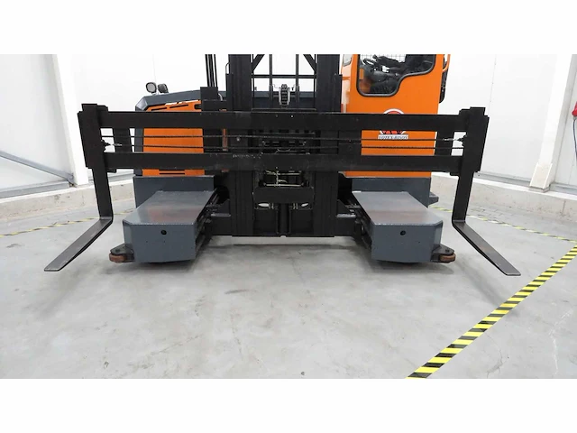Votex - 2007 - bison traffic - reach truck - afbeelding 17 van  20