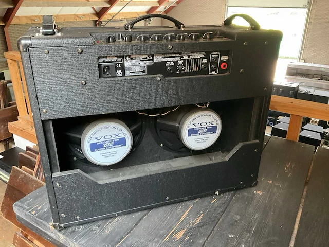 Vox ad100vt gitaarversterker - afbeelding 3 van  4