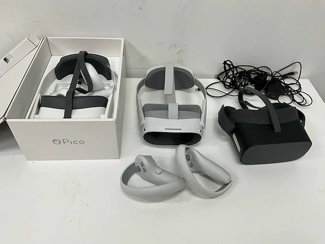 Vr-headsets pico + oculus go - afbeelding 1 van  8