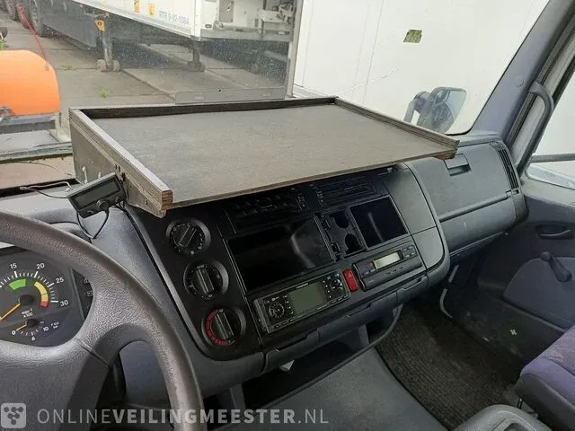 Vrachtwagen bakwagen doorspuit inrichting mercedes-benz, atego 815, bouwjaar 2003 - afbeelding 4 van  32