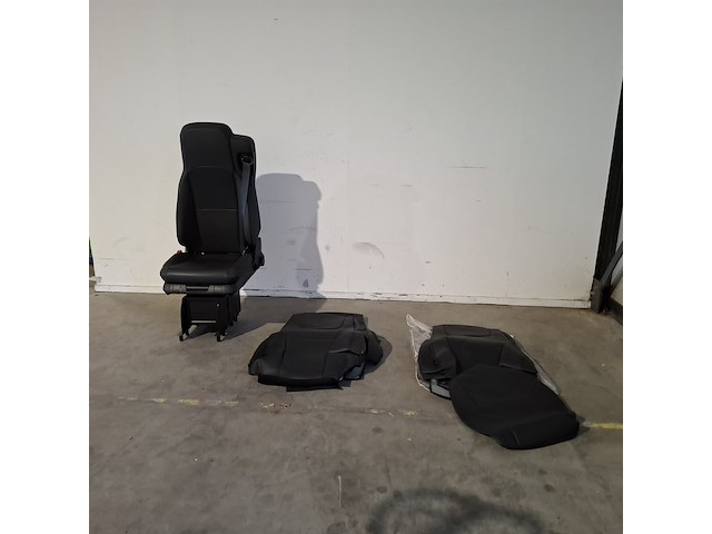 Vrachtwagen bestuurders stoel mercedes met 3x stoelhoes set voor daf 4x4 - afbeelding 1 van  12