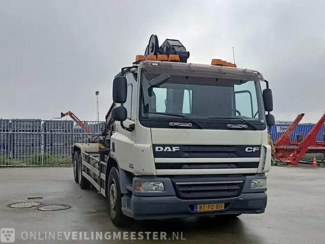 Vrachtwagen daf, cf 75.250 met haakarm hiab en hmf laadkraan, bouwjaar 2008 - afbeelding 8 van  72