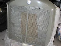 Vrachtwagen grill mercedes benz. afmeting ca. 90 x 110 cm - afbeelding 2 van  4