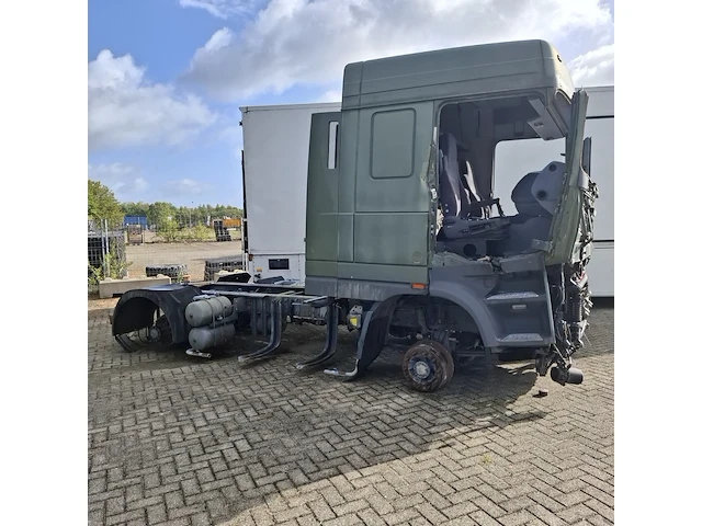 Vrachtwagen in onderdelen, daf, tt95xf 380, 1998 - afbeelding 45 van  57