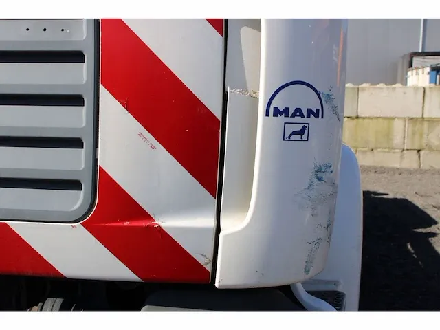 Vrachtwagen man tga 33.350 - bj2005 - afbeelding 5 van  56
