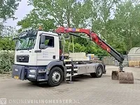 Vrachtwagen man, tgm 18.250 4x2 bl eev - kraan hmf met grijper en container lift systeem, bouwjaar 2012 | 143862 km | 87-bbf-4 - afbeelding 1 van  43