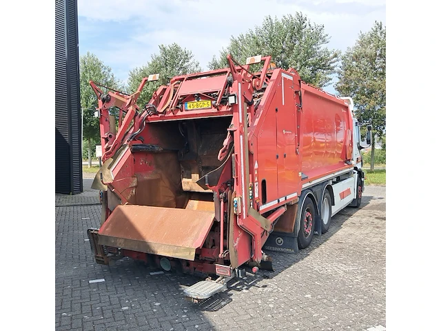 Vrachtwagen met afvalinzamelingssysteem iveco, ad260sy/ps, bouwjaar 2015 - afbeelding 44 van  46