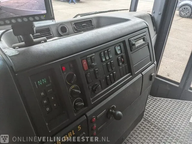 Vrachtwagen met schrootkraan en haakarmsysteem mercedes-benz, econic 2629, bouwjaar 2013 | 160294 km - afbeelding 14 van  68